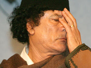 He'd rather not see/ Gaddafi blackout of internet from Facebook, Twitter, Aljazeera.net.