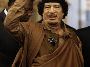 Gaddafi quashes people threats by threatening back