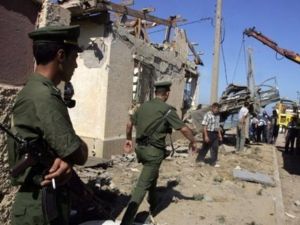 الشرطة الجزائرية في موقع تفجير انتحاري في زموري البحري 