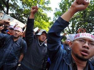 Pro-Rohingya protests continue in neighboring Indonesia