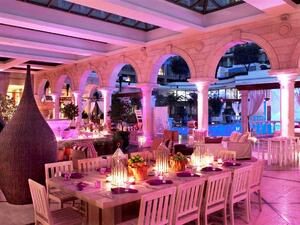 The moment guests set foot inside the 120-seat lounge they are met with a magical atmosphere