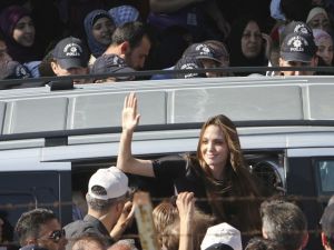 جولي زارت اللاجئين السوريين 