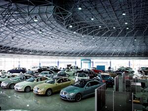 Mercedes-Benz Showroom and Service Center