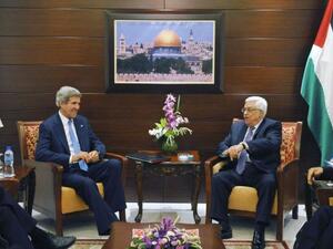 US Secretary of State John Kerry (L) meets with Palestinian president Mahmud Abbas on July 19, 2013 in Ramallah (AFP)