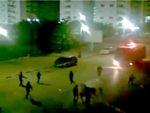 ضباط ينضمون للمحتجين