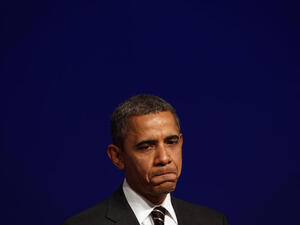 Even FBI agents do a "whoopsie". Luckily, Obama made it safe and sound to the G20 Summit in France.