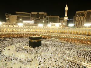 Pilgrims circumambulate the Kaaba at Masjidil Haram in Mecca (Shutterstock/AHMAD FAIZAL YAHYA)