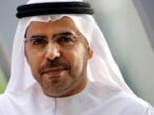 Abdulsalam Alrafi and Roeland Vos, President of Starwood Hotels & Resorts, Europe, Africa & the Middle East, shaking hands