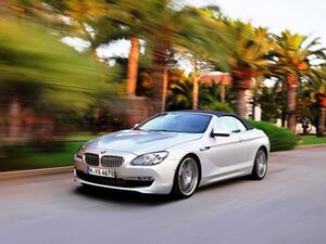 The BMW 7-Series V12 Bi-Turbo Special Edition can accelerate from 0 to 100 km/h in 4.6 seconds and can reach a top speed of 250 km/h (Courtesy of Car Scoop)