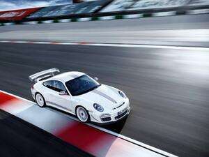 911 جي تي 3 آر إس 4.0 الجديدة من بورشه