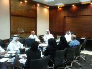 ناقش المجتمعون مواضيع متنوعة تركزت على السياسة العامة لنظام إدارة البيئة والصحة والسلامة الخاص بإمارة أبوظبي