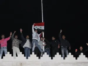 مراقبون: سورية تحاول ارضاء الجامعة بتعاملها مع المراقبين