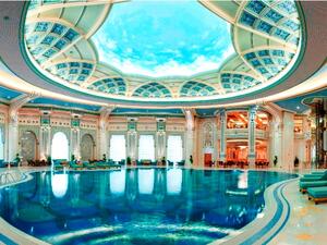 The Ritz-Carlton, Riyadh is prominently situated within the Diplomatic Quarter and is next to the King Abdul Aziz Conference Centre
