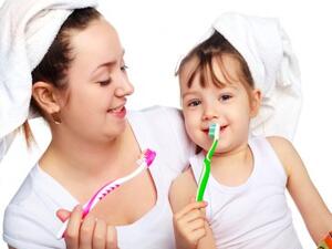 حذر أطباء بريطانيون من تأثيرات سلبية لعصير الفواكه على أسنان الأطفال