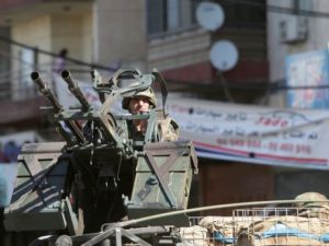 دورية للجيش في احد شوارع طرابلس/أ.ف.ب