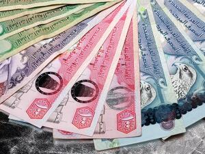 تطبع الإمارات حاليا عملتها الدرهم في دول في الخارج مثل بريطانيا وفرنسا