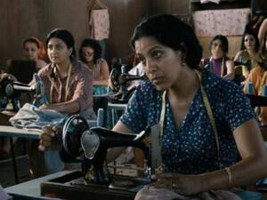 Ghaydaa (Ruba Blal), center, in a scene from “When I saw you.”