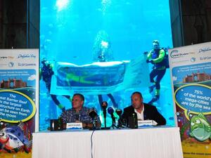 Steve Kaiser, Vice President of Marine Science and Engineering, Atlantis and Serge Zaalof, Chief Operating Officer, Atlantis, during the press conference