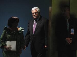 عباس لدى وصوله الى مقر الجمعية العامة قبيل القائه كلمته