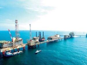 Egypt has signed oil and gas exploration agreements with Apache Corporation, Royal Dutch Shell and GDF Suez, the Egyptian state news agency reported.