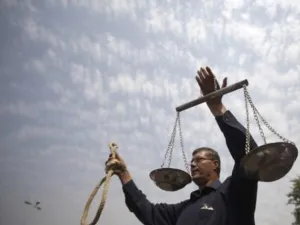 متظاهر في ميدان التحرير