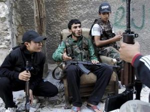 مقاتلون من المعارضة في حلب
