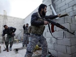 ارشيف/ مقاتلون من المعارضة السورية في حلب