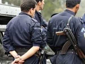 افراد من الامن الوطني الجزائري