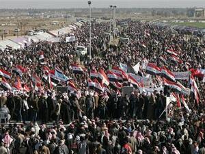 مظاهرات مناهضة للمالكي في مدينة الرمادي