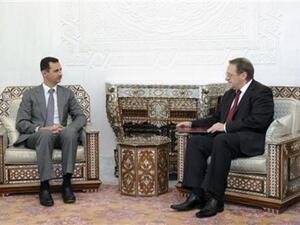 المبعوث الروسي ميخائيل بوجدانوف نائب وزير الخارجية الروسي (يمينا) في لقاء مع الرئيس السوري بشار الاسد

