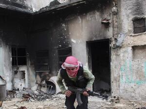 مقاتل من الجيش الحر في حلب