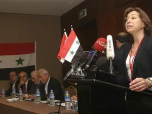 بسمة قضماني تدلي بتصريحات في اسطنبول
