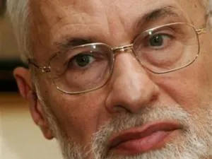 علي صدر الدين البيانوني القيادي السابق بجماعة الاخوان المسلمين السورية 
