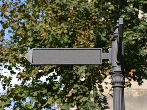 Citizens will help choose new, preferably Arabic names for Riyadh's streets (Shutterstock)