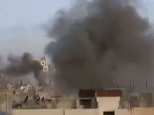 قطة عن تسجيل فيديو عرض على يوتيوب الاثنين يظهر ما قيل انه قصف لحي باباعمرو في حمص
