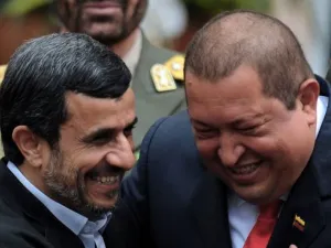 البرلمان الإيراني يستدعي نجاد 