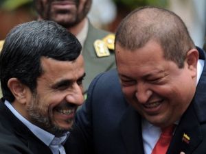 تشافيز يستقبل احمدي نجاد في ذروة ازمة بين ايران والولايات المتحدة
