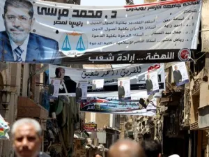 لافتات انتخابية في احد احياء القاهرة 