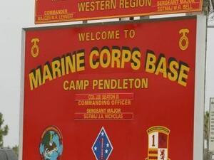 مدخل قاعدة معسكر كامب بندلتون لقوات المارينز في كاليفورنيا