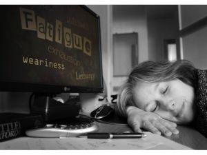 People are not taking decent 'holiday' rest from their relentless careers nowadays. It does not help that increasingly, people operate on laptops and also smart phones lately, that make for carrying your work around with you, literally. Picture from 'polopuentearanda'.