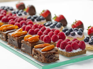 Nourah urged the Ministry of Labor and local chambers of commerce to facilitate procedures for Saudi women and help them to set up their own businesses.
