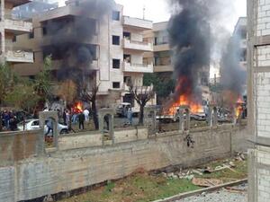 اثار الدمار بالقرب من دمشق يوم الثلاثاء
