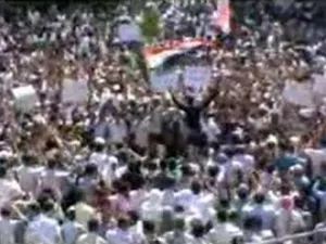 ارشيف/صورة من تسجيل فيديو لمتظاهرين في دمشق