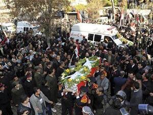 جانب من تشييع جنازة قتلى تفجير دمشق الانتحاري يوم السبت
