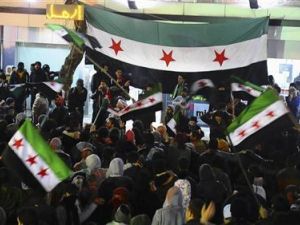 متظاهرون ضد الاسد بالقرب من دمشق
