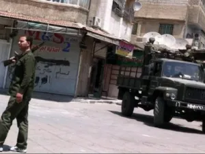 جنود سوريون في احدى ضواحي دمشق
