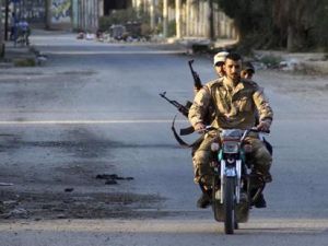 ارشيف/ مقاتلون من المعارضة في دير الزور