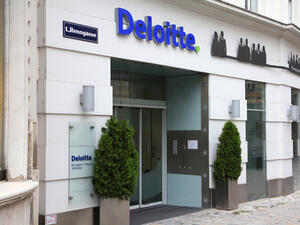 The Deloitte report indicates that specialisation is a major strategic trend in the banking industry, with risks and benefits both requiring careful assessment. 