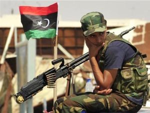 مقاتل من المعارضة الليبية في بنغازي 
