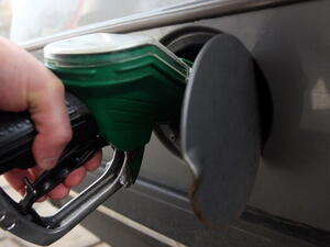 Currently, one litre of unleaded 90-octane gasoline is sold at JD0.810, while a litre of 95-octane is priced at JD0.98.
